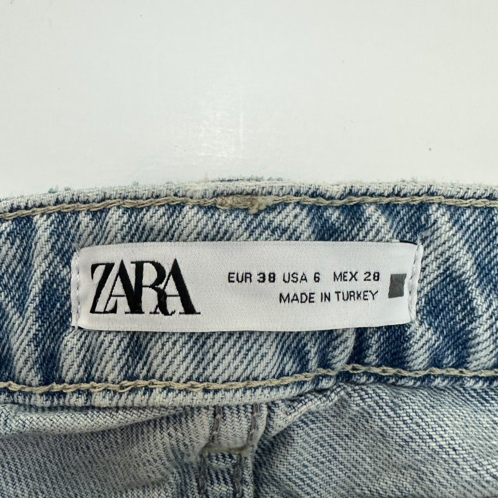 Zara Relaxed Straight Raw Hem Women's size 6 Medium Wash Blue Denim Jeans - Picture 3 of 5